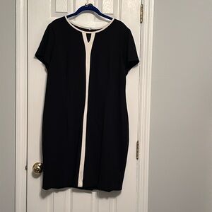 Talbots women’s petite short sleeve black dress with cream piping on neck 16P